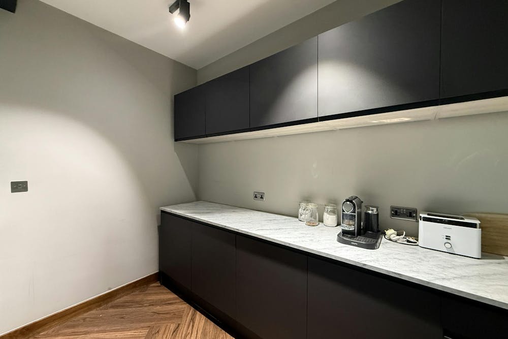 38 North Lane, Leeds, Office To Let - 0dcdfcaa7b637e65c8c40e987190b3d0-img-2172.jpg