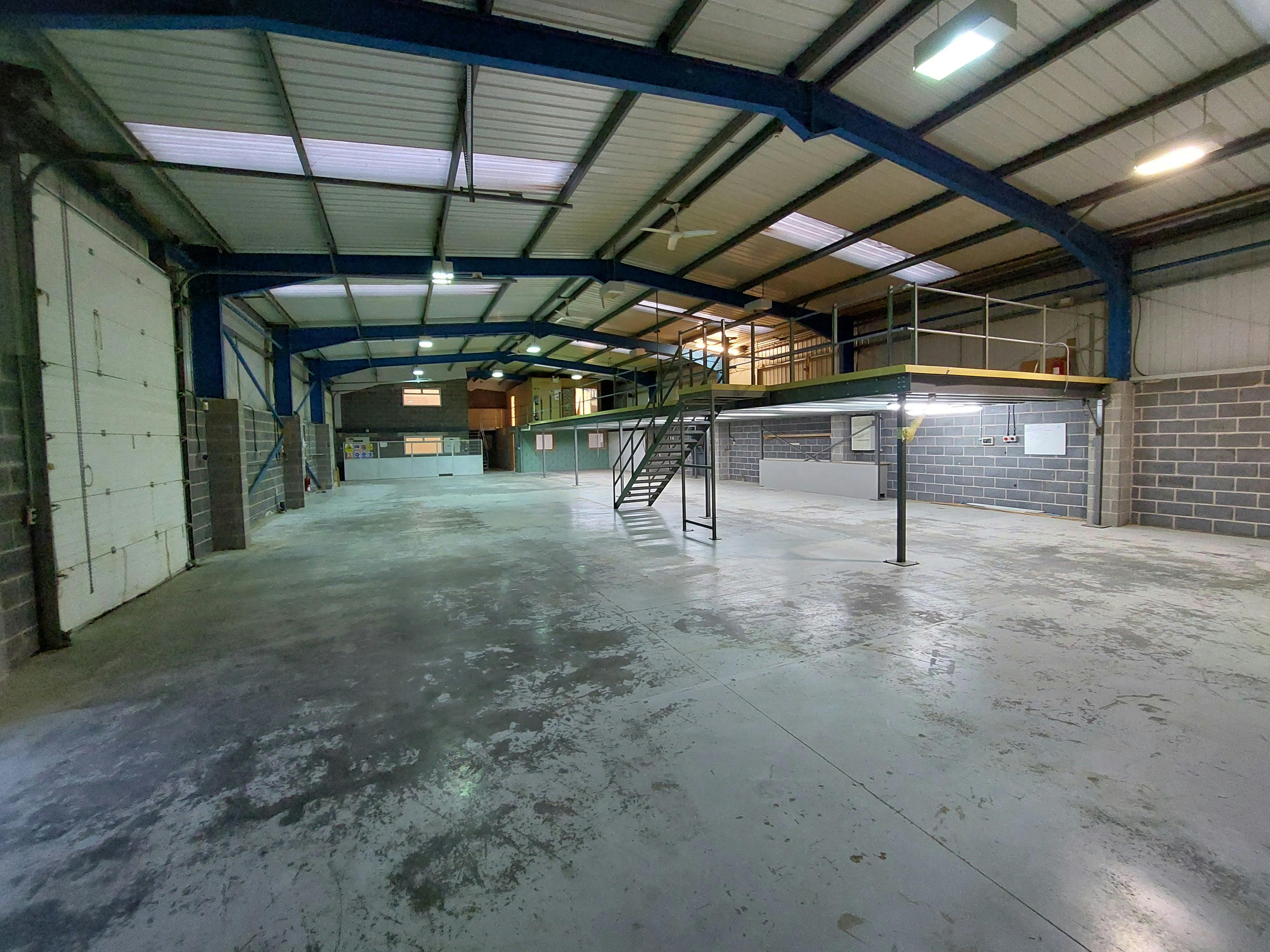 Industrial Unit in Newark - photo 2