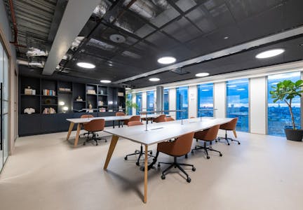 L20 & L21 Hylo, 105 Bunhill Row, London, Office Lease Assignment - 2 Hylo  hot desk.jpg