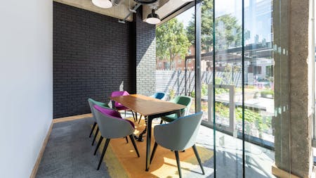 Gnr8, Watford, Office To Let - GNR8 meeting room.jpg