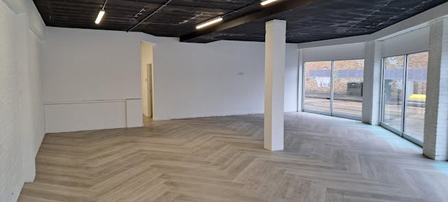 38-40 High Street, Frimley, Retail To Let - 20251013_095501.jpg