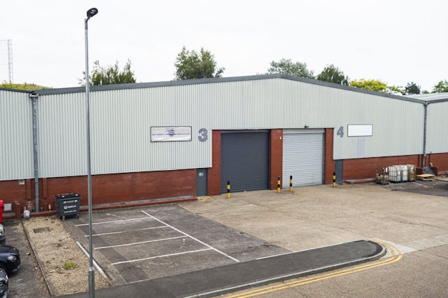 Units 3 & 4 Airlinks Industrial Estate, Heston, Industrial / Warehouse To Let - 1 3x2.jpg