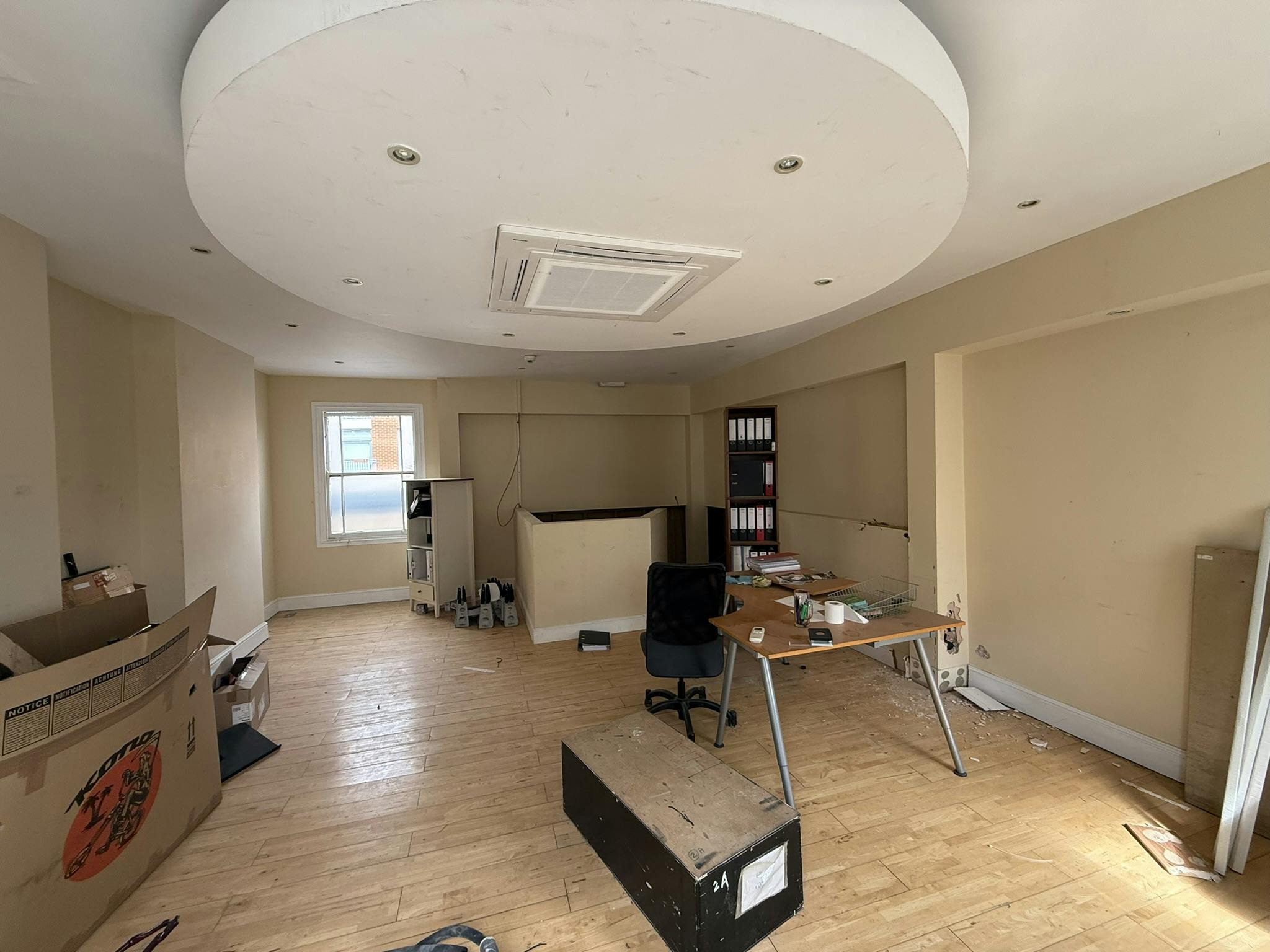 Unit 2, Phoenix Plaza, Chertsey, Restaurant / Takeaway To Let - IMG_3038.JPEG