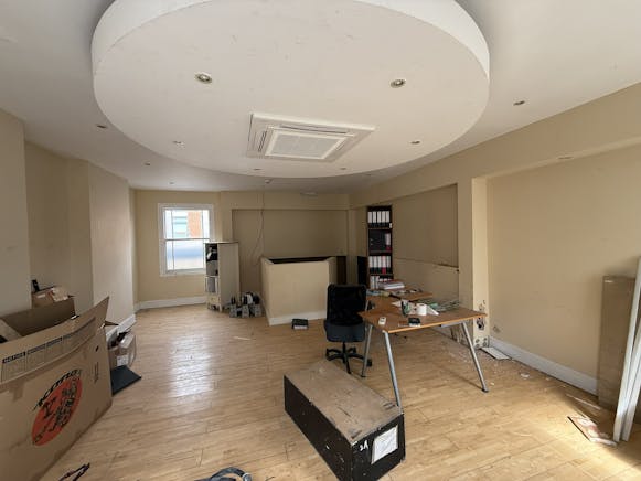 Unit 2, Phoenix Plaza, Chertsey, Restaurant / Takeaway To Let - IMG_3038.JPEG
