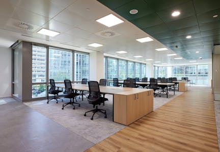 50 Bank Street, London, Office To Let - desk shot.jpg