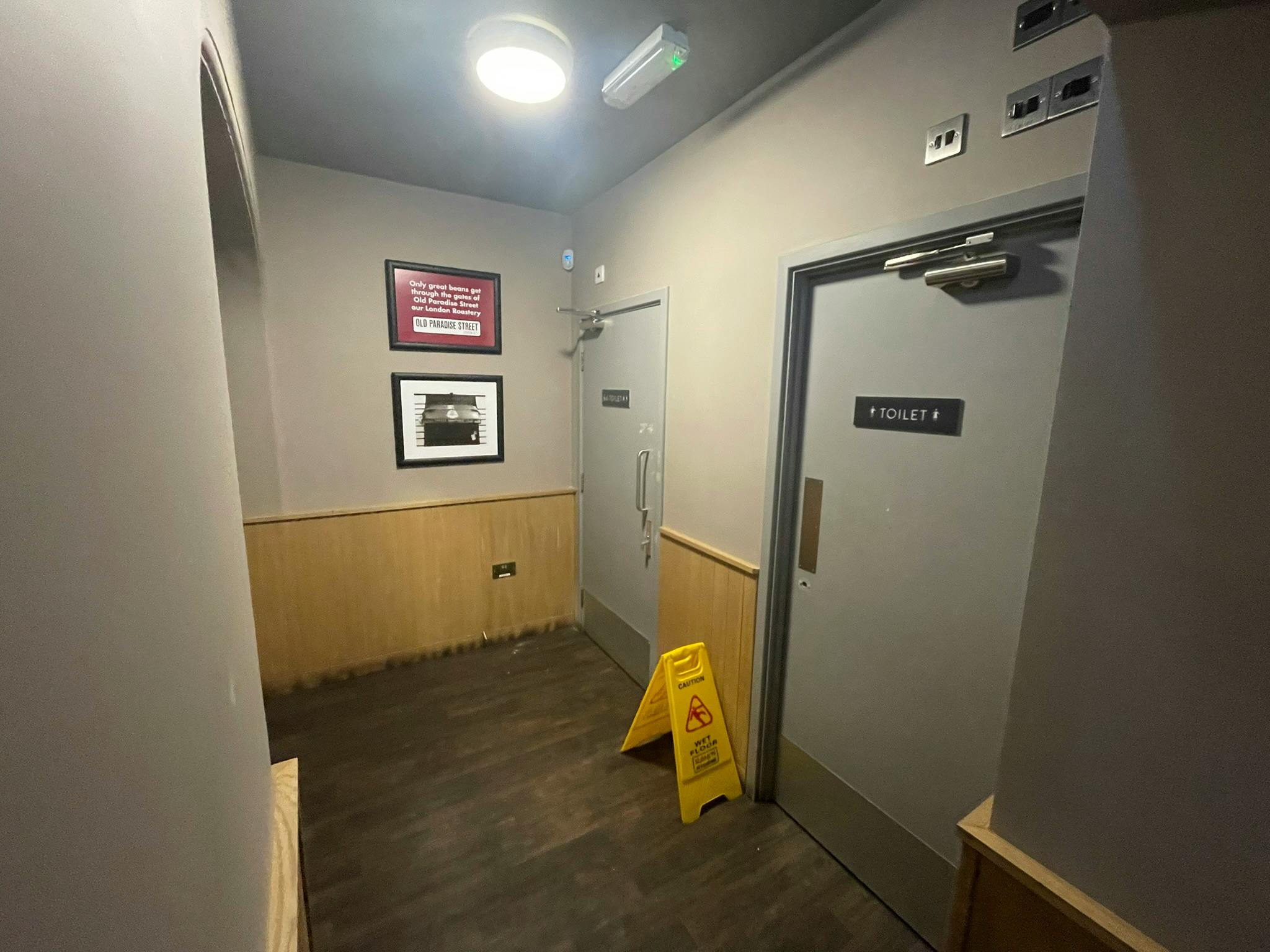 16 High Street, Battle, Retail To Let - IMG_4075.JPEG