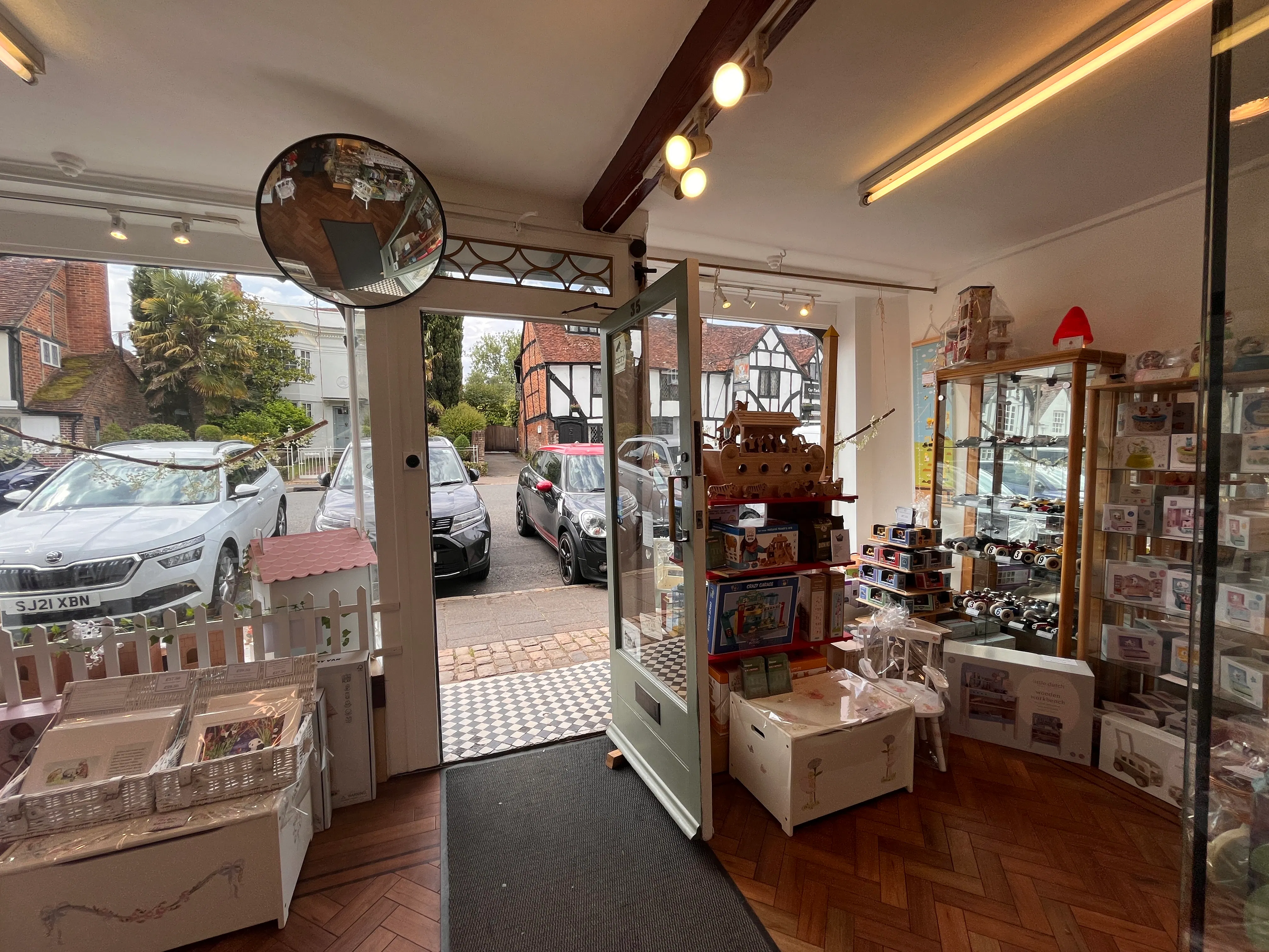 35 High Street, Amersham, Offices / Retail For Sale - 20260615_100509070_iOS.jpg