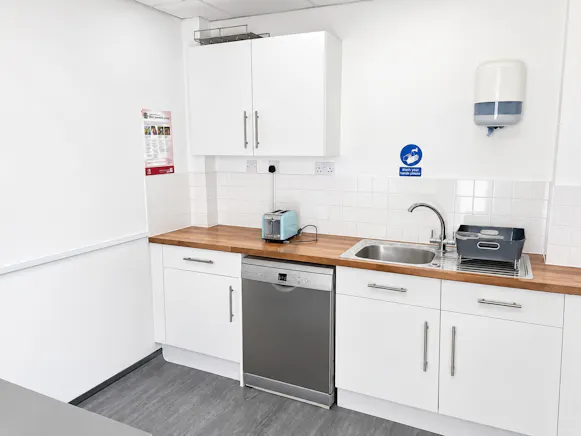 Unit 15 & 16, Unit 15 & 16 Mead Park Industrial Estate, Harlow, Industrial To Let - Kitchen.jpg