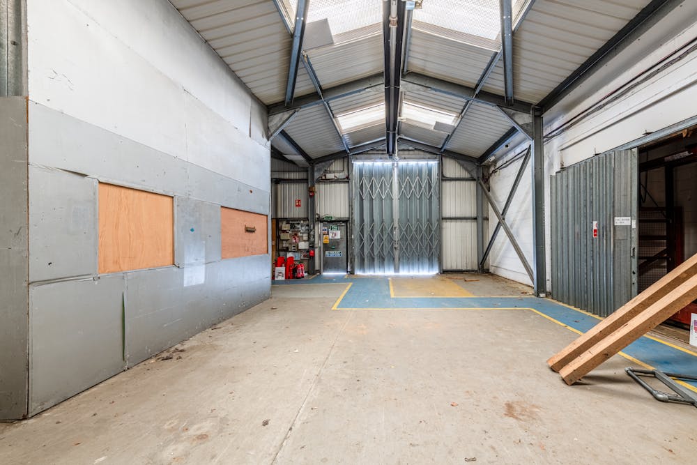 Industrial Unit, 7 Glasshouse Walk, London, Industrial/Logistics / Other / Open Storage / Trade Counter To Let - Glasshouse Walk 7  19.jpg