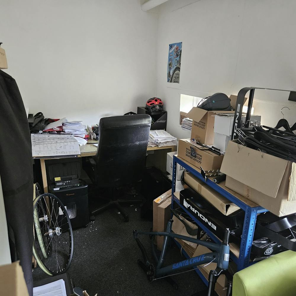 Unit 1, Lexden Lodge, Jarvis Brook, Crowborough, Industrial To Let - 20251017_133817_resized.jpg