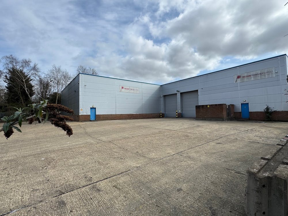 Unit 16 The Birches Industrial Estate, Hills Road, East Grinstead, Warehouse To Let - 7246 16 The Birches  2 11032025.jpg