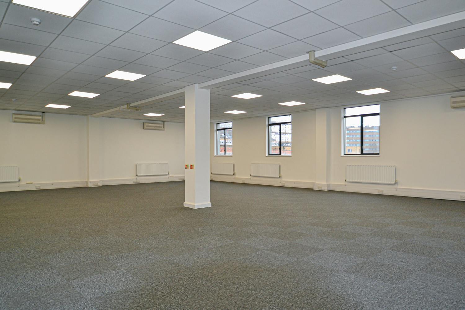 Office in Southampton - photo 3