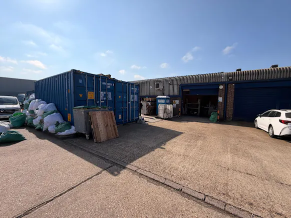 Unit 17, Newlands End, Basildon, Industrial To Let - WhatsApp Image 2026-07-17 at 8.28.42 AM (6).jpeg