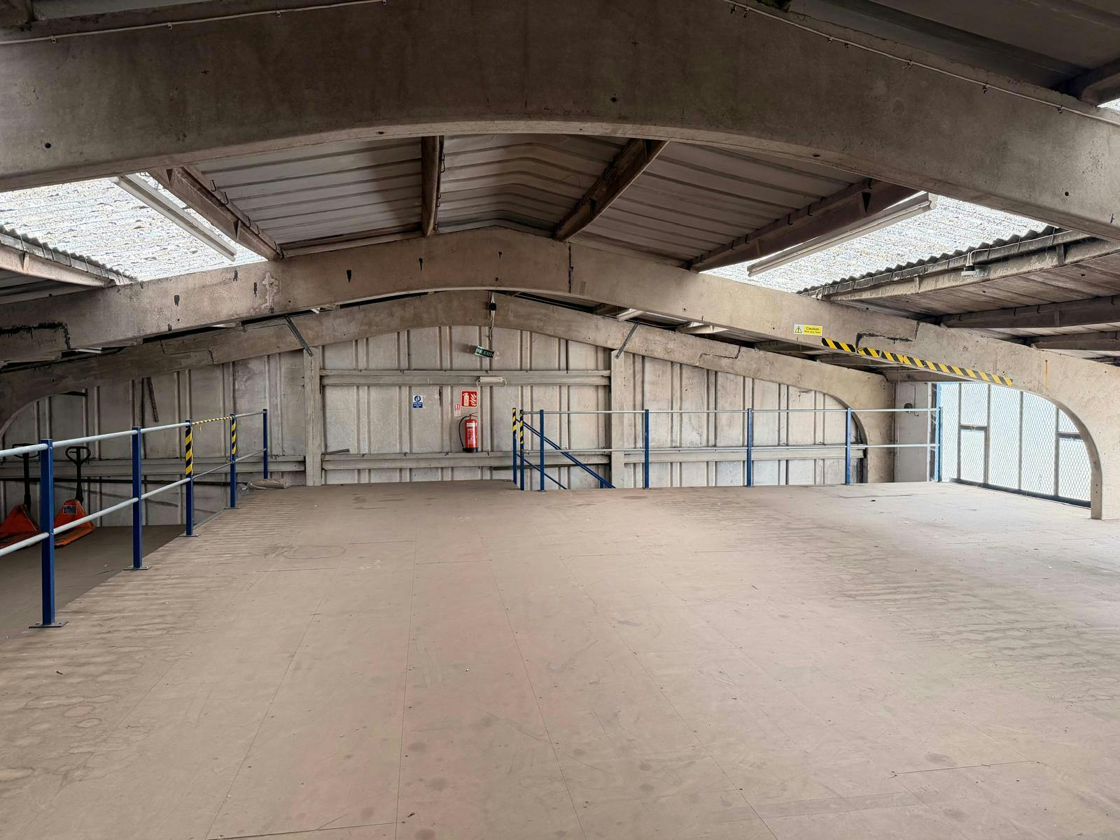 The Warehouse, Aylesbury, Industrial To Let - 20260428_143429000_iOS 2.jpg
