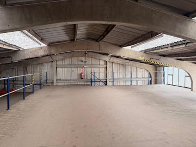 The Warehouse, Aylesbury, Industrial To Let - 20260428_143429000_iOS 2.jpg