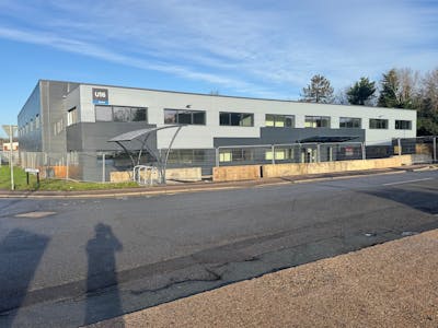 Unit 16 The Birches Industrial Estate, Hills Road, East Grinstead, Warehouse To Let - 7246 16 The Birches  2 19122025.jpg