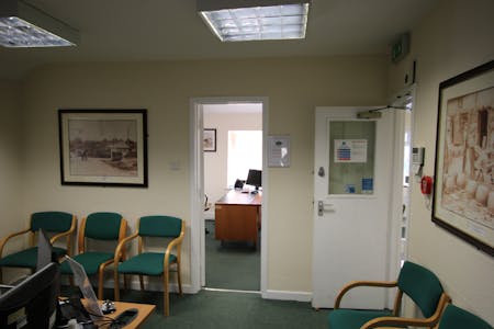 First Floor, 27d Vicarage Road, Verwood, Office To Let - IMG_9884.JPG