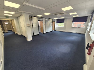 Suite 4, 1st floor Ashfield House, Stockport, Office To Let - 20250521_120237.jpg