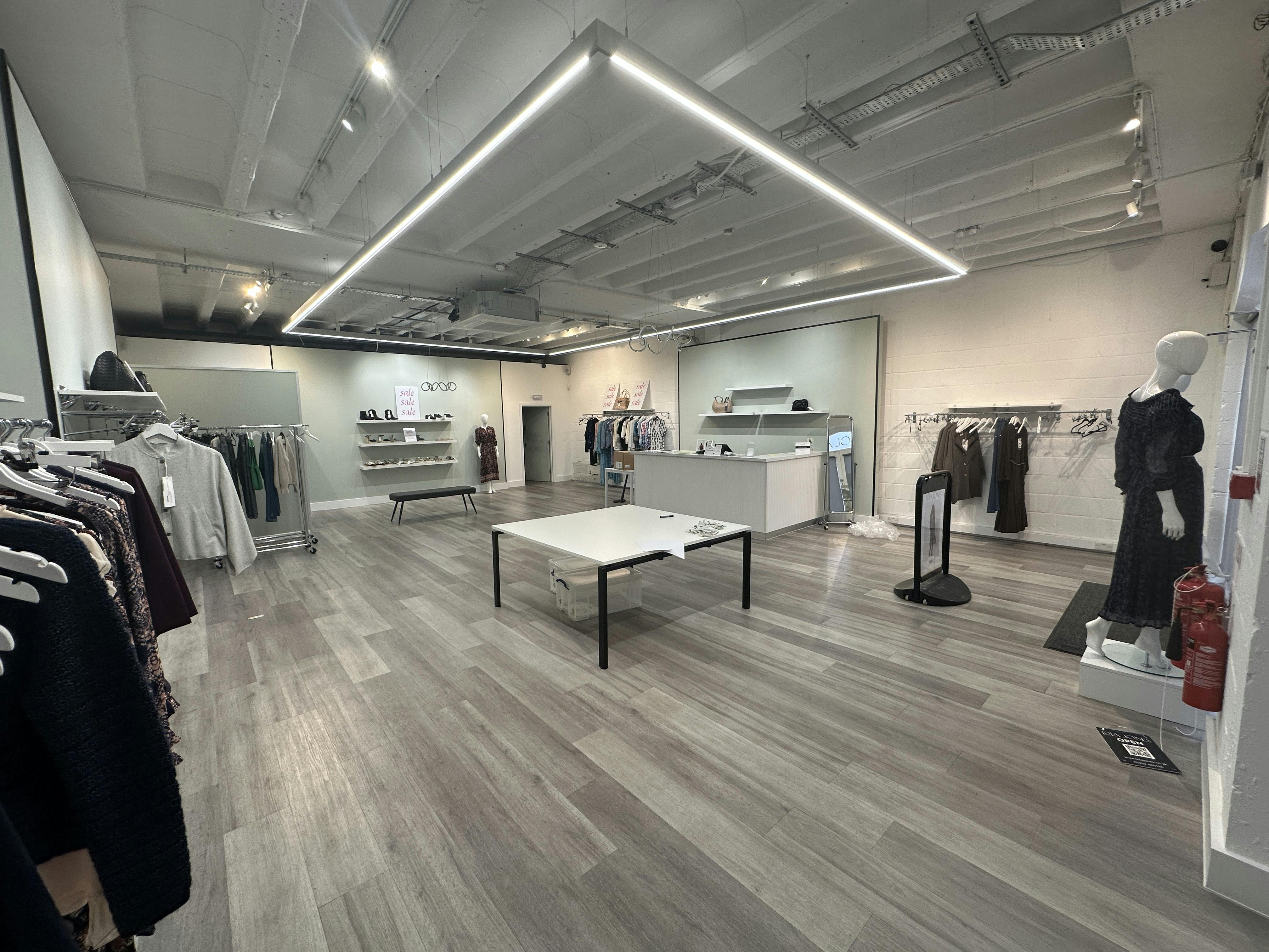 5A Lion & Lamb Yard, Farnham, Retail To Let - IMG_0077.JPG