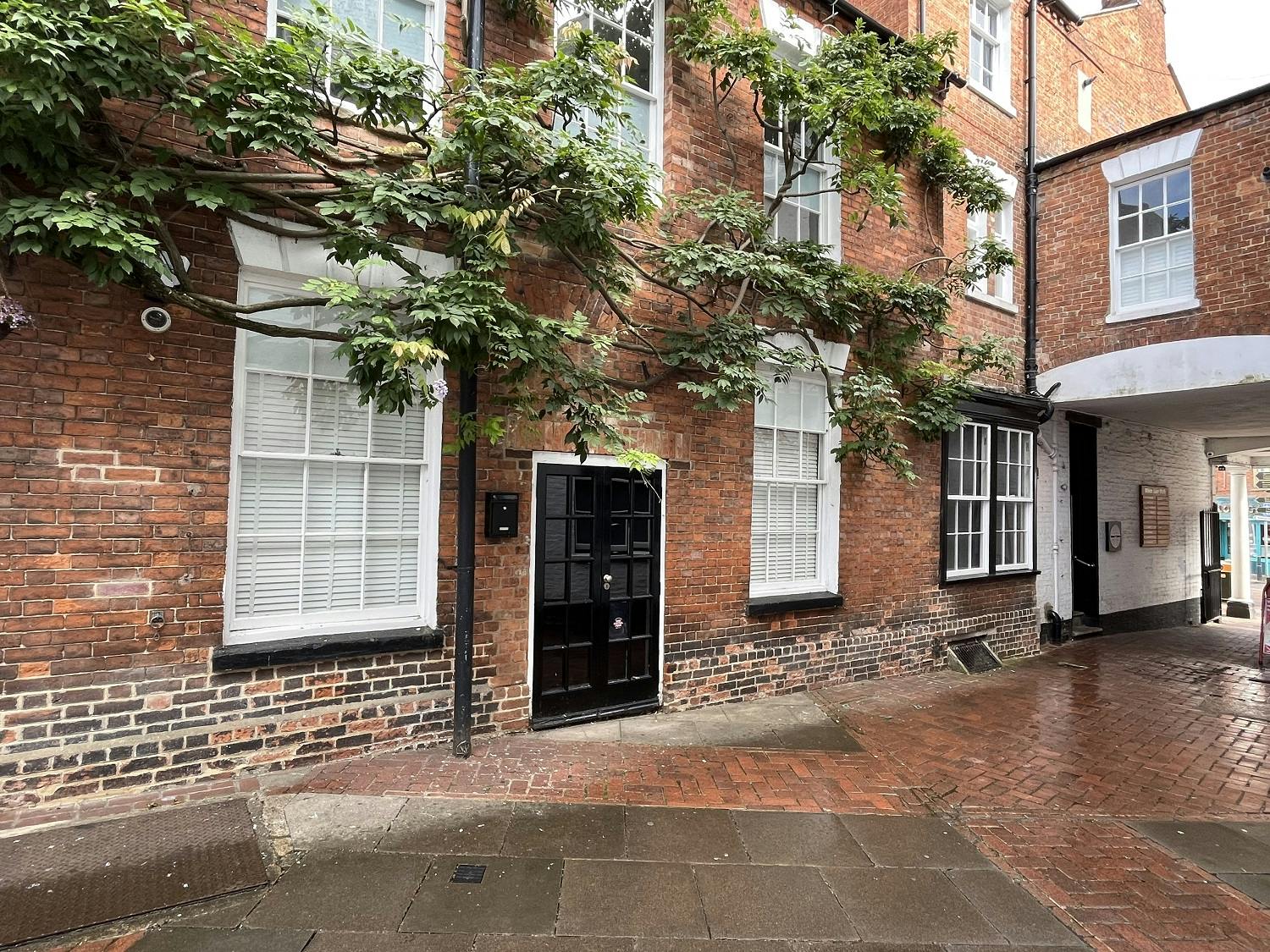 The premises comprise a modern ground floor retail/office unit which has been fitted out to a high standard, including quality kitchenette and WC. The premises benefits from an attractive frontage, mood lighting and has good storage. The property falls within use Class E, meaning a wide variety of uses can be considered within the building.