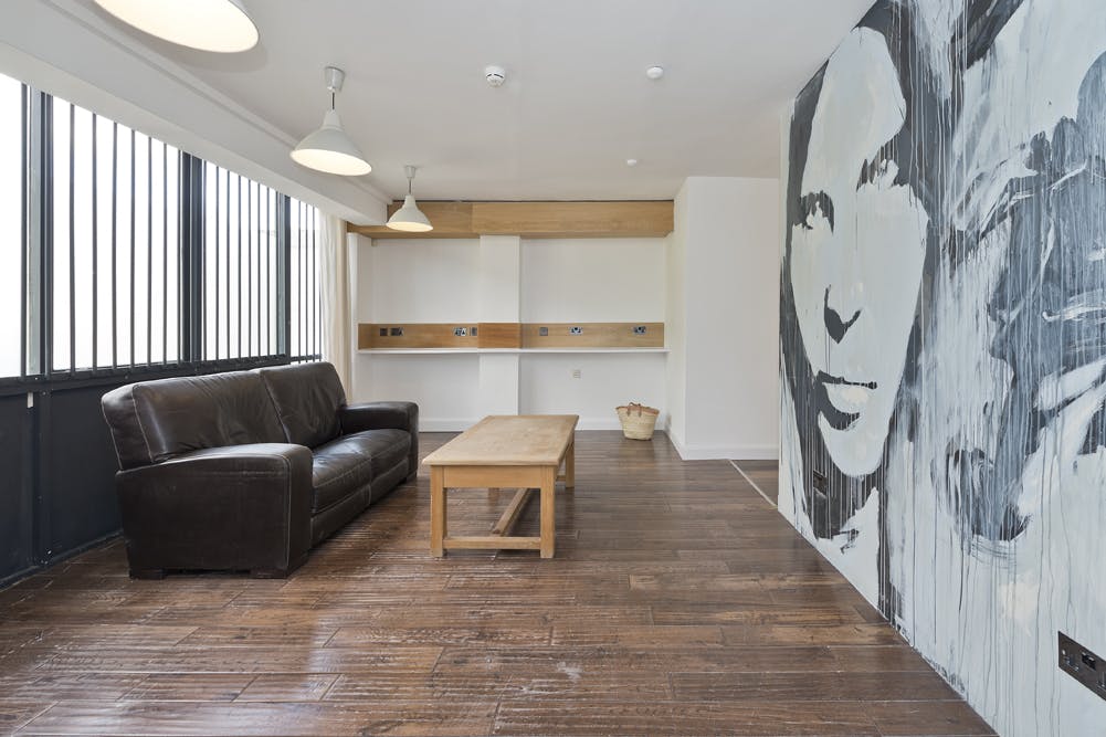 Unit 14, London, Residential To Let - unit 14 the talina centre7714 low.jpg