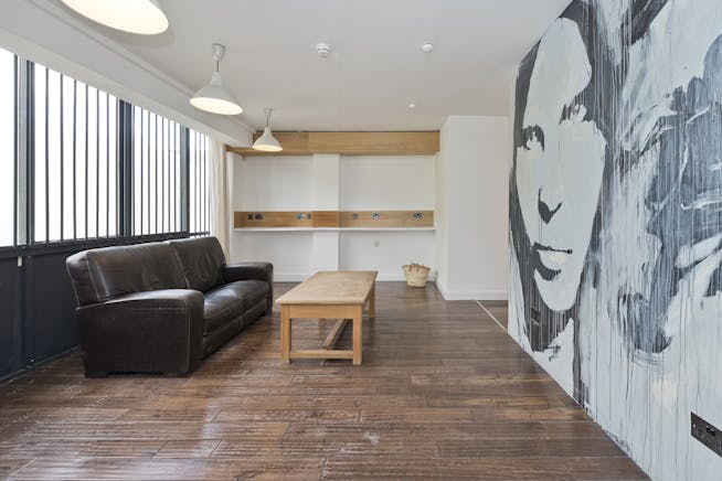 Unit 14, London, Residential To Let - unit 14 the talina centre7714 low.jpg