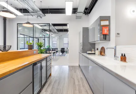 Power Road Studios, Chiswick, Office To Let - da1100f91d8ec9b326d29cb446ef2f03-kwv-4920.jpg