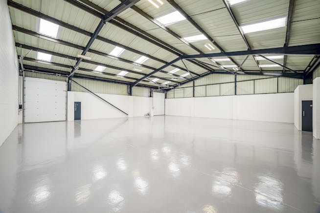 Unit B09, National Works Trading Estate, Hounslow, Industrial / Warehouse To Let - 2.jpg