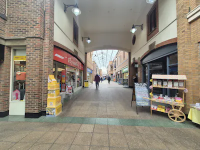 Unit 14, Castleford, Retail Lease Assignment - 20260612_115729.jpg
