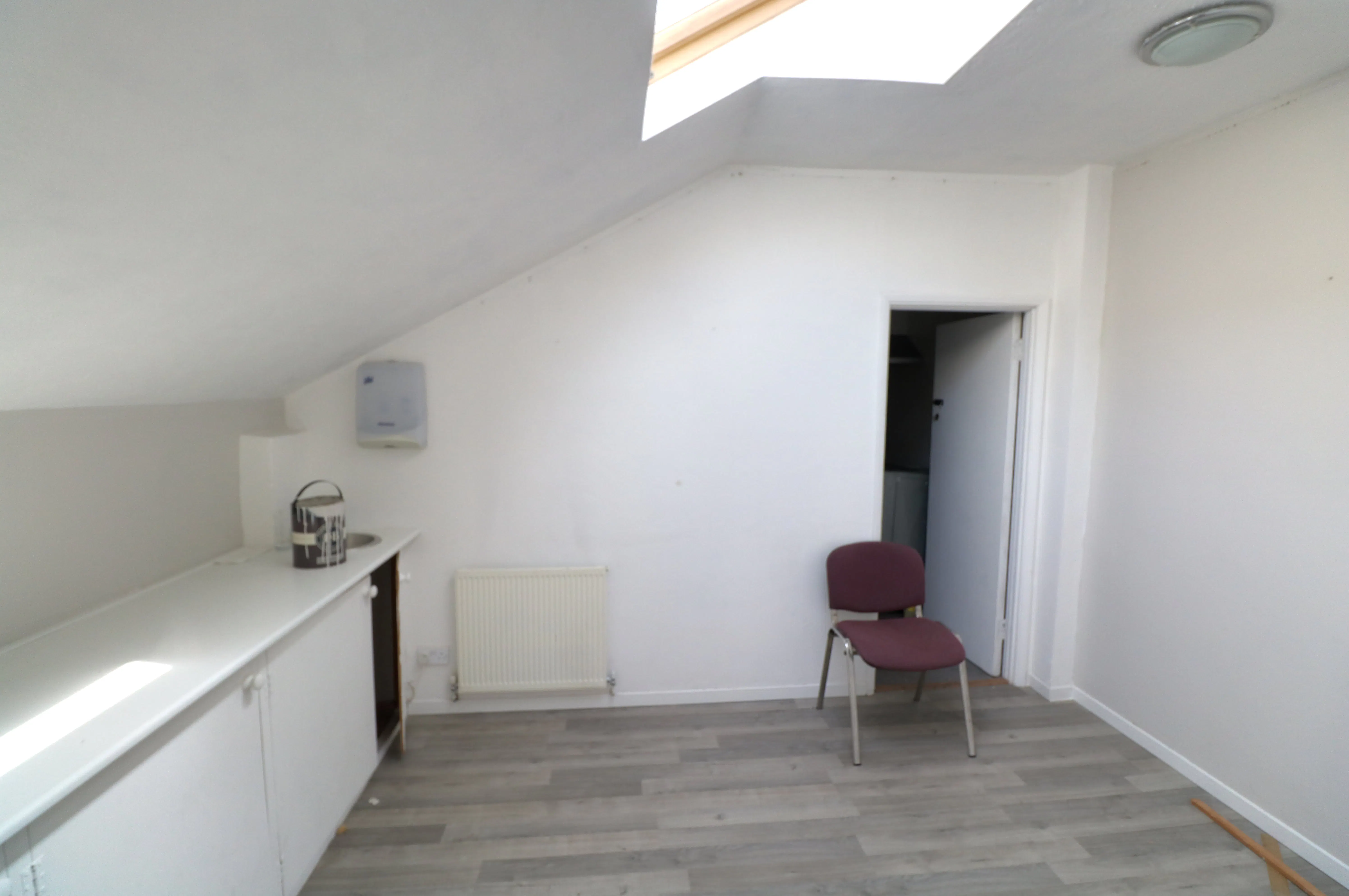 20 West Street, Shoreham-by-Sea, Office / Retail To Let - Office 1.jpg