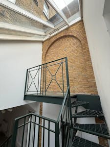 586 Kings Road, London, Mixed Use For Sale - Inner Hallway.jpg