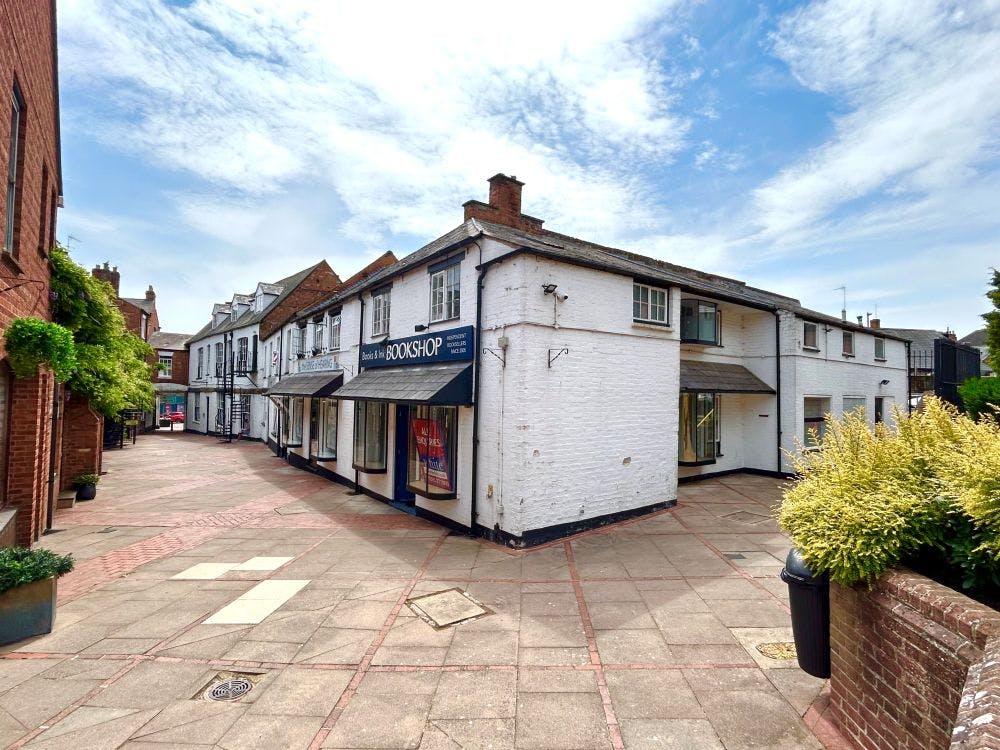 4 White lion walk, Banbury, Residential Conversion / Retail For Sale - IMG_7873.jpg