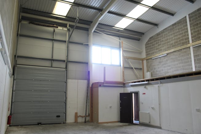 Unit 9 RO24, Harlow, Industrial To Let - IMG_0455.JPG