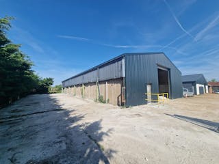 Unit C Bunkers Hill Farm, Reading Road, Hook, Industrial To Let - Picture2  13 08 2024.jpg