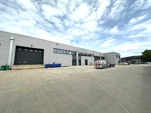 Units 2 & 3 Wembley Trade Park, Wembley, Industrial To Let - 20260521_111335081_iOS.jpg