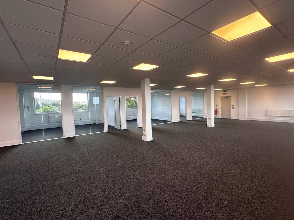 Suite 8 - 2.jpg
