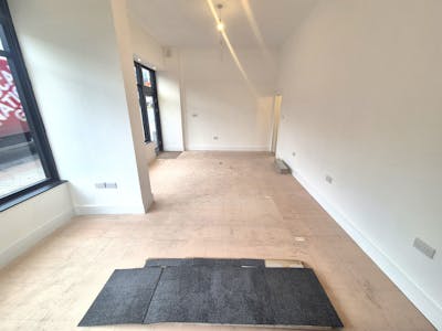 88-90 Wellington Road South, Stockport, Retail To Let - 20251110_124822.jpg