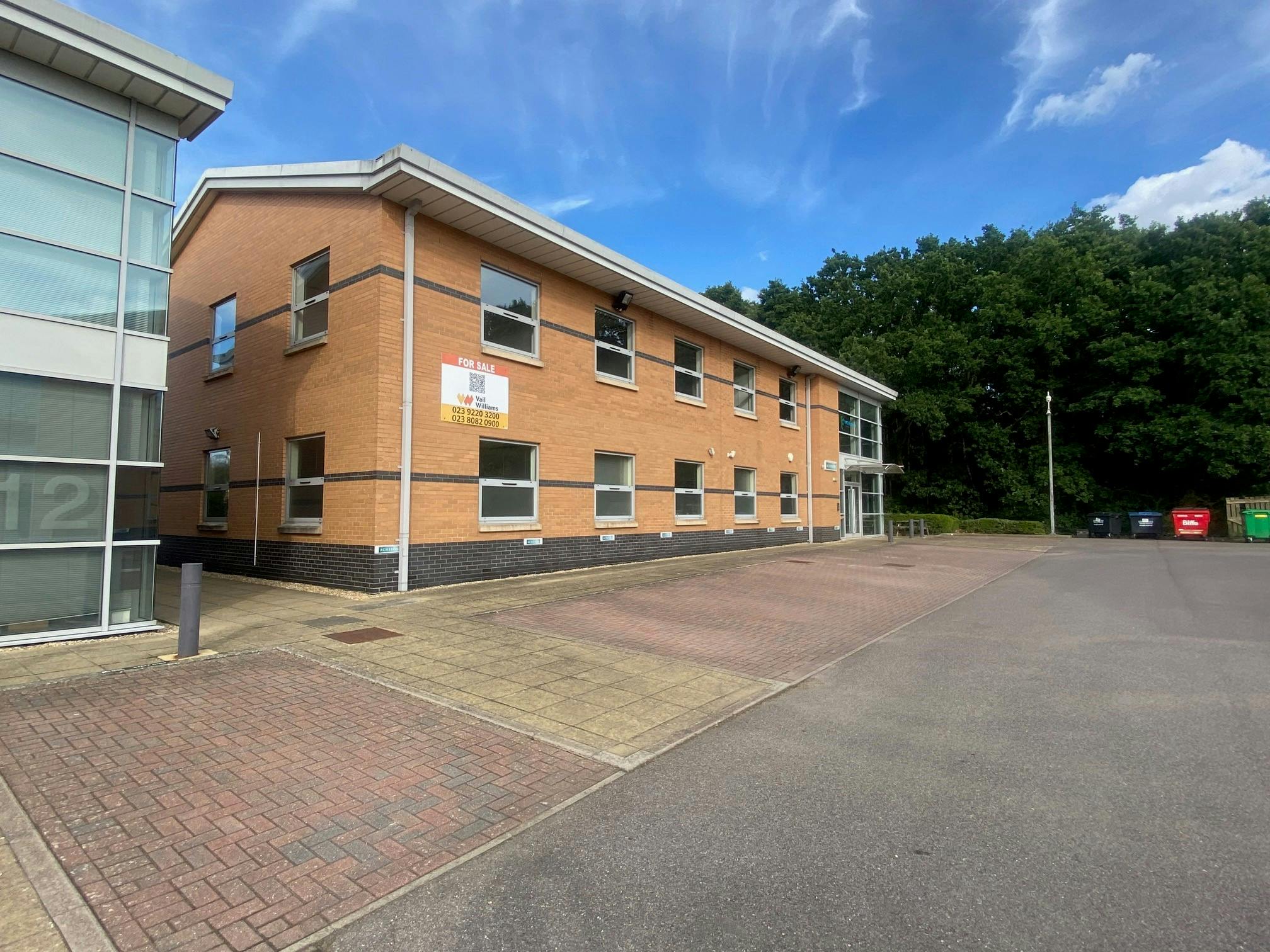 Office in Fareham - photo 4