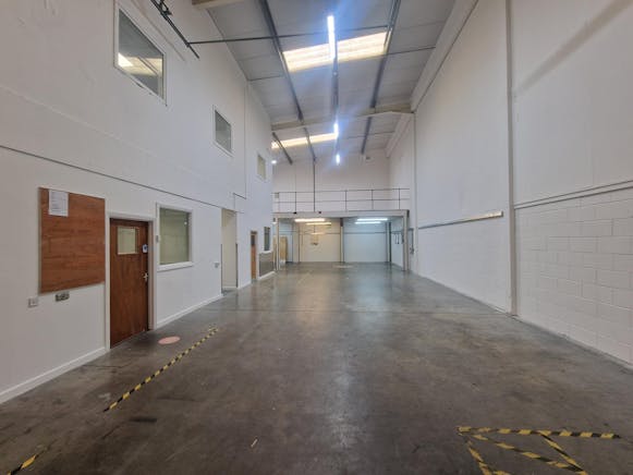 Unit 4 The IO Centre, Brunel Road, Basingstoke, Industrial To Let - 20260507_085955.jpg