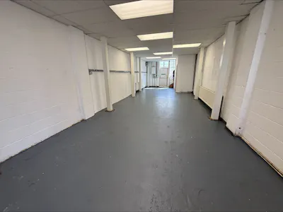 Unit 10 Stirling Industrial Centre, Borehamwood, Light Industrial / Warehouse To Let - processed-CFCD76F8-E976-4A9C-B8B1-E885808E65BF.jpeg