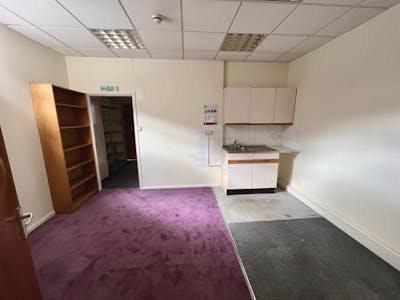 10-12 Wellington Street, Luton, Office / Other To Let - IMG_4662.JPEG