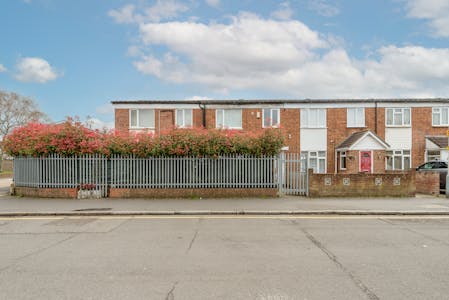 Hackland House, Hayes, E (Commercial / Business / Service) For Sale - hackland hse-9564.jpg