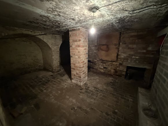 20 The Shambles, Worcester, Retail For Sale - Image 10