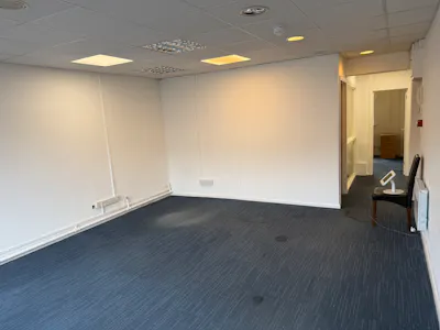 Unit 1 Haydon House, Studley, Retail To Let - IMG_6607.JPG