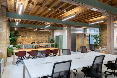 2 Pear Tree Court, Farringdon, Office To Let - 3rd Floor- Desk Area