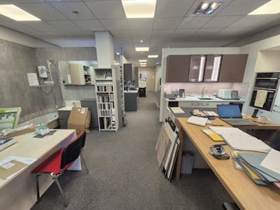 Unit 1B, Stockport, Retail To Let - 20260213_111518.jpg