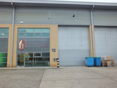 Unit 12, Guildford, Industrial To Let - DSCF2617.JPG