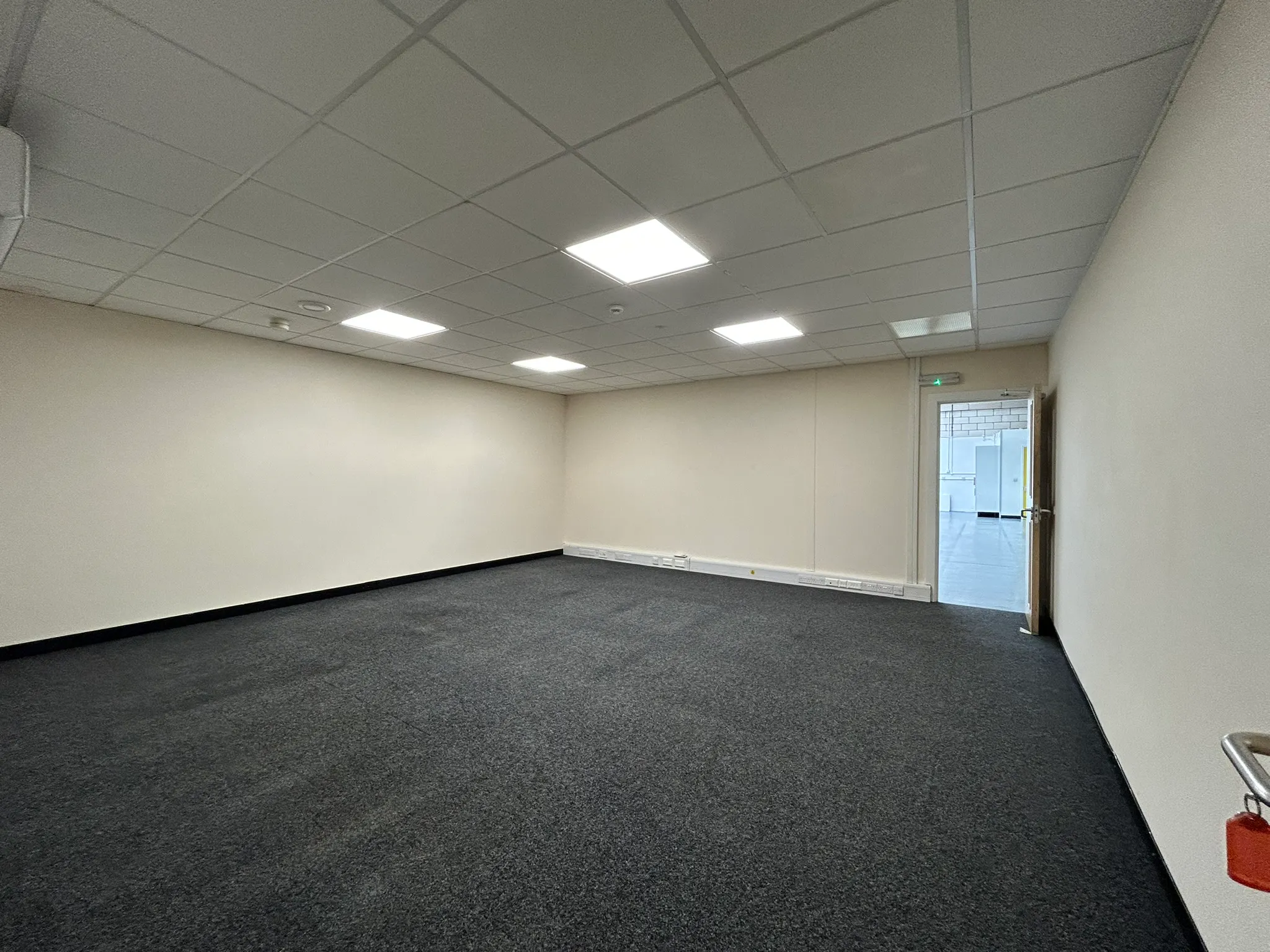 Unit 17 Ash, Kembrey Park, Swindon, Industrial To Let - IMG_7484.JPEG