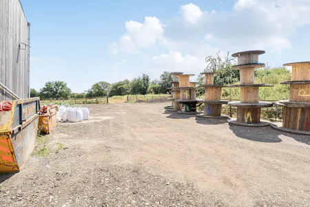 Dane Spring, Harpenden, Open Storage To Let - 1493030 (2).jpg
