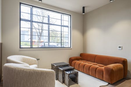 Lumiere - The HQ Building, 5 Elstree Way, Borehamwood, Office To Let - IW160425STI131.jpg